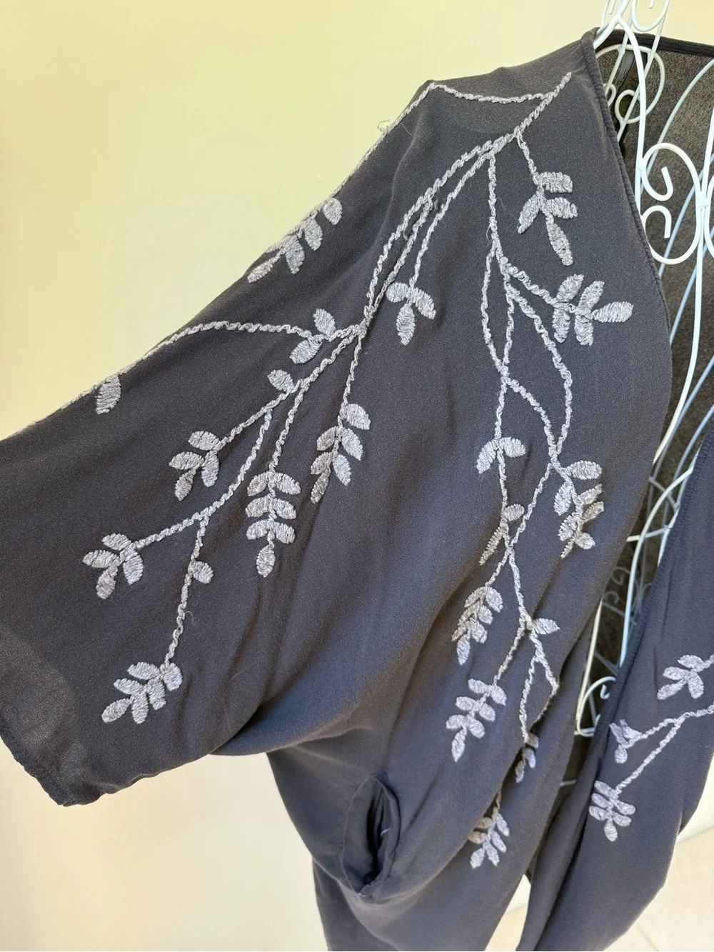 XCVI Embroidered Rayon Cocoon Cardigan Kimono Gray Open Front Medium
